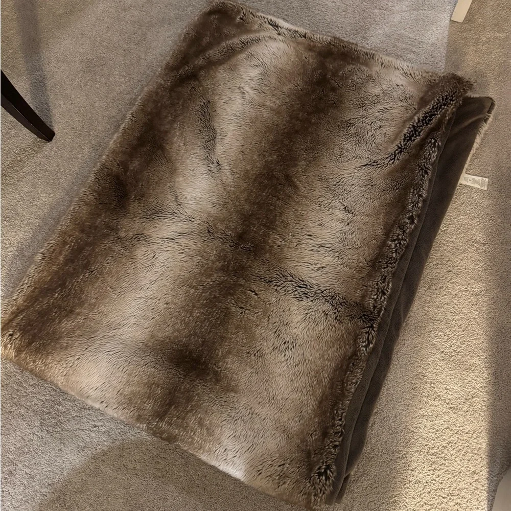 West elm faux fur ombré throw‎